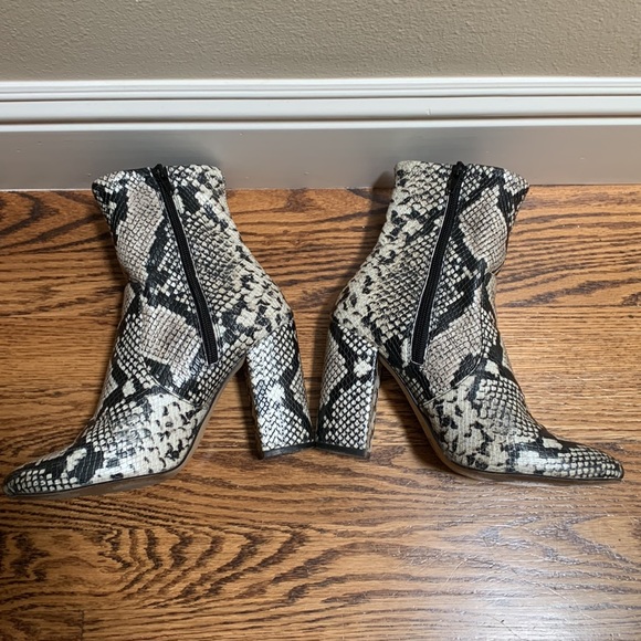 Aldo snakeskin booties - Picture 4 of 10